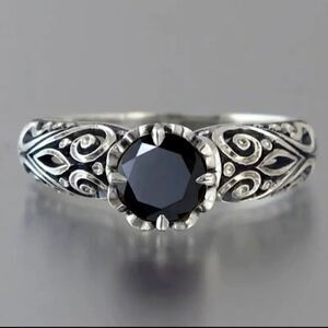 Vintage Style Ring With Round Cut Black Cubic Zirconia Gemstone